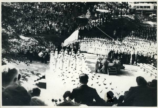 Foto. Üliõpilaslaulupidu "Gaudeamus" Toomeorus. Tartu, 7.- 8. juuli 1956. Fotograaf: Jaak Simm