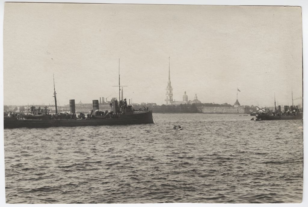 Tsaari-Venemaa sõjalaevad Neeva jõel