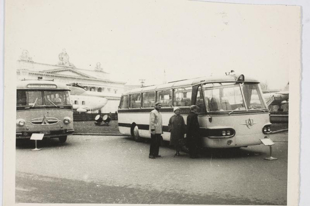 Lvovi autotehase bussid Rahvamajanduse Saavutuste Näitusel