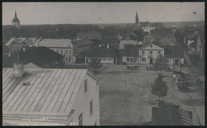 fotopostkaart, Viljandi, turuplats veetornist, majad ja kiriku tornid eemal, 1924, foto J. Riet