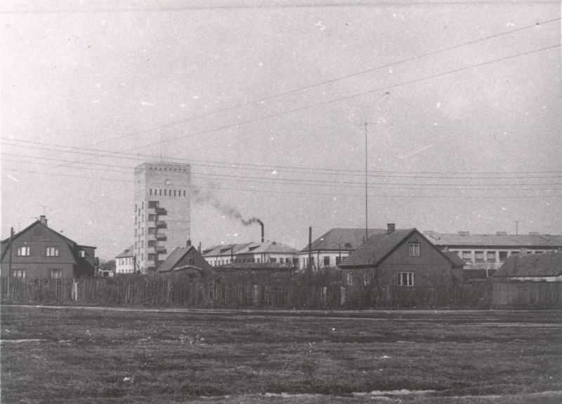 Foto. Vaade Veetorni ümbrusele enne kaubamaja ehitamist (Posti-Tallinna mnt. nurk). 1962. Foto: A. Laasik. Mustvalge.