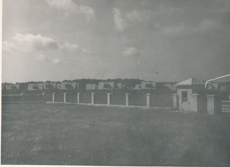 Foto. Pooleli ehitamisel olev Haapsalu uus staadion Võidu t. ääres. Aug. 1961. Fotogr. R. Kalk.