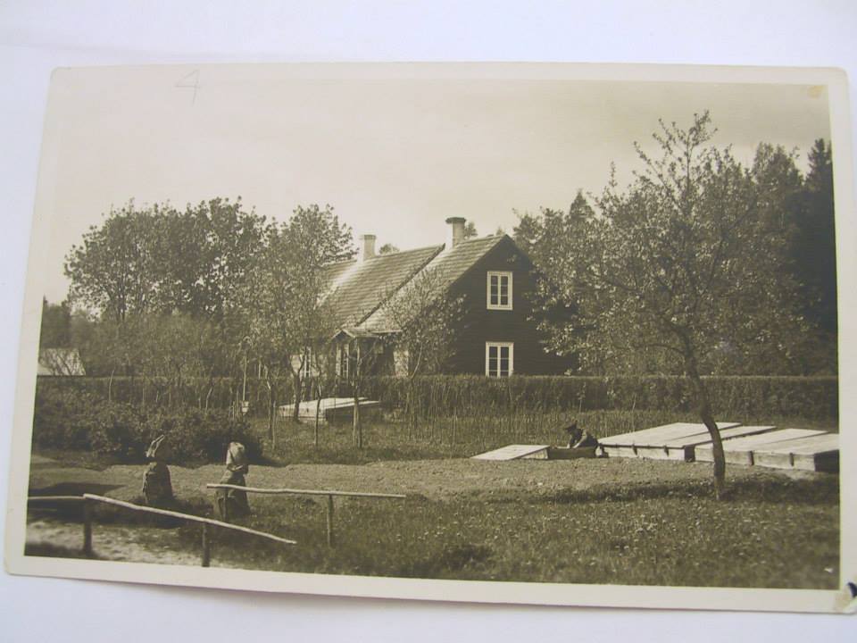 Mats Tõnisson's home Vändra Kirikaru before 1909.