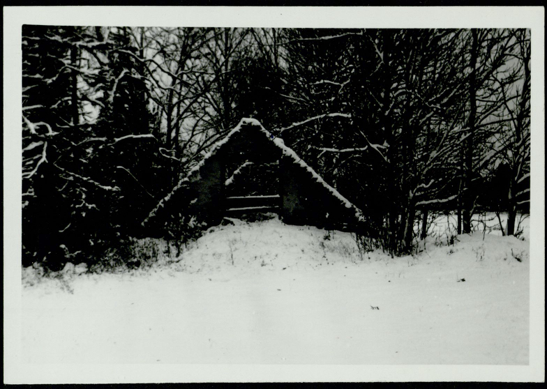 Rotate the ruins of the manor. Later the basement benefits. November 1976.