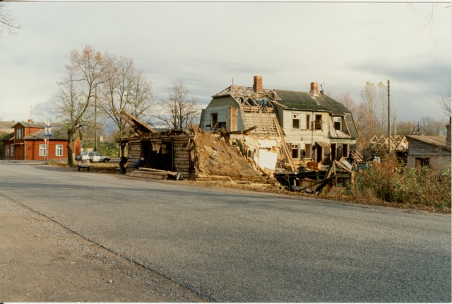 värvifoto Paide Pärnu ja Vaksali tänava nurk 1996