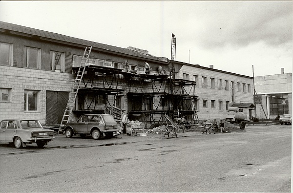 foto, Paide Tööstuse t. 11 remonditööd 1991.a.