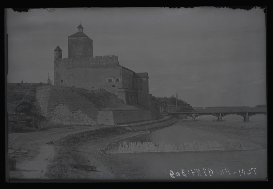 Ümberpildistused Narvat kujutavtest gravüüridest.