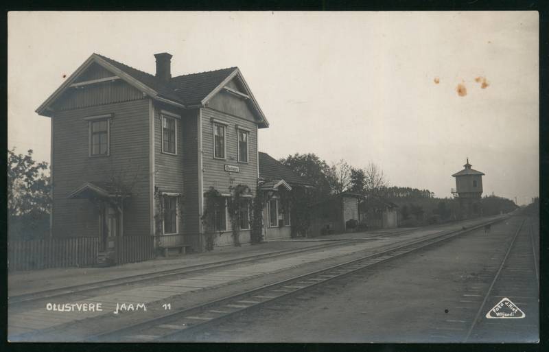 fotopostkaart, Suure-Jaani khk, Olustvere raudteejaam, hoone, veetorn, u 1925, foto J. Riet