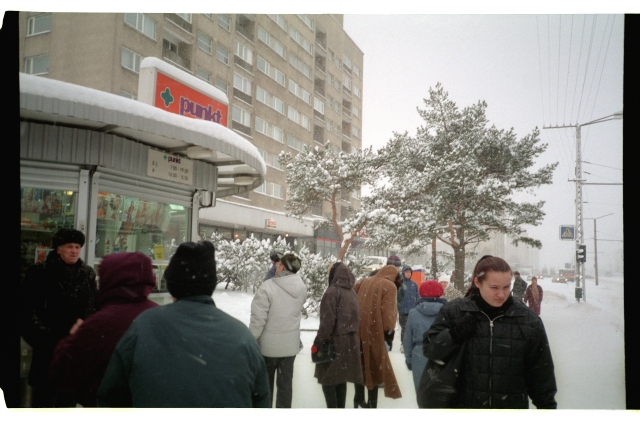 Ajalehekiosk Vambola bussipeatuses Tallinnas
