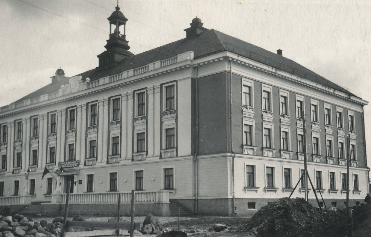 Foto. Vastseliina rajooni administratiivhoone 1953.a.