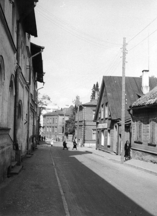 Sõjaaegne linnatänav. Tartu, 1944.