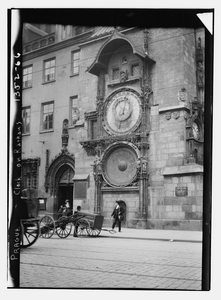 [façade with clock of City Hall. Prague] (Loc)