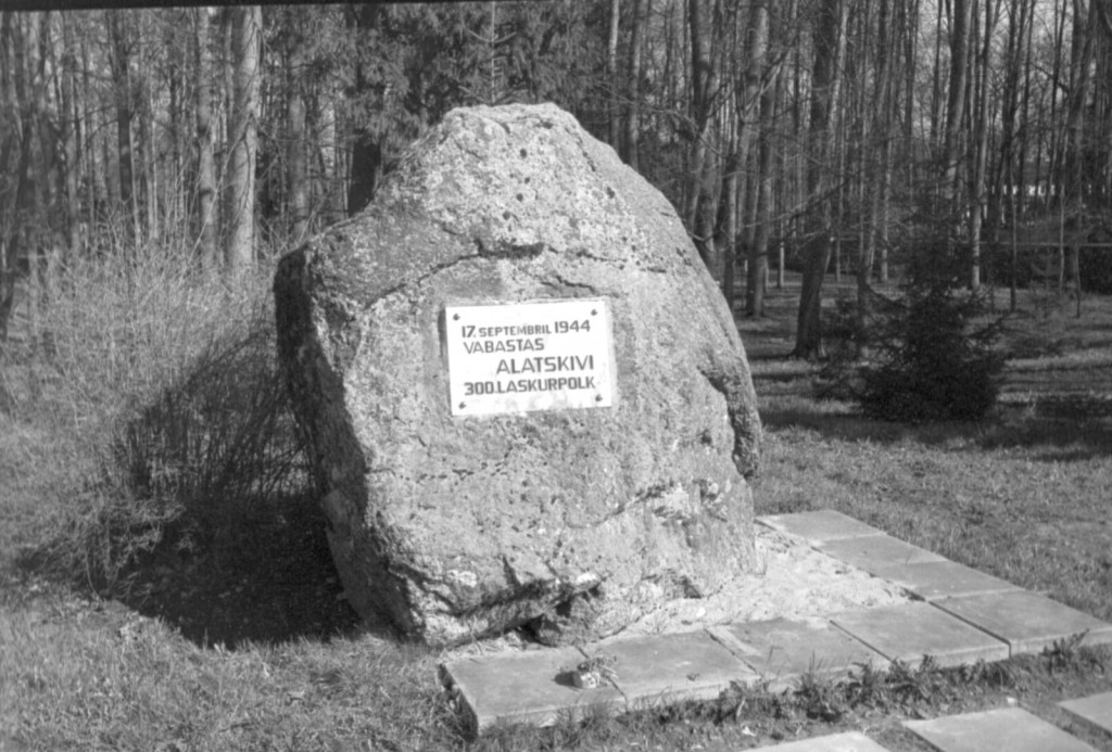 Commemorative stone Alatskivil Tartu County Alatskivi County