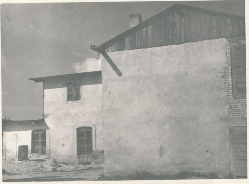 Foto. End. V. Medelli kraasimise ja ketramise tööstuse hoone Haapsalus, Lihula mnt. lähedal. 9.08.1961. Fotogr. R. Kalk.