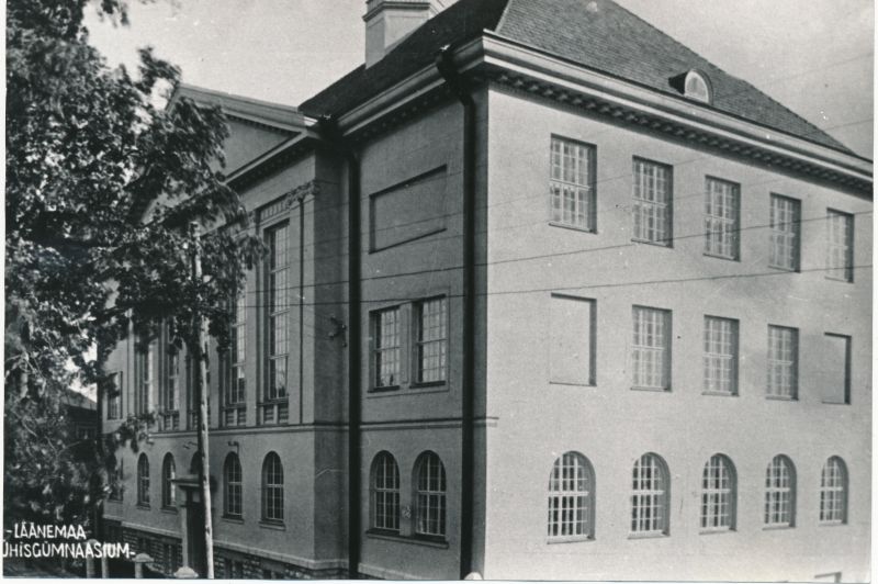 Fotokoopia. Läänemaa Ühisgümnaasiumi uus hoone, mis avati 27.novembril 1927.a. Foto 1927.a.