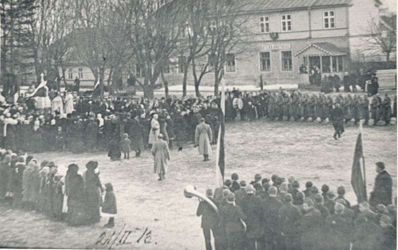 Foto. Rahvakogunemine Turuplatsil 21.veebruaril 1913.a. Romanovite dünastia 300-nda aastapäeva tähistamiseks.