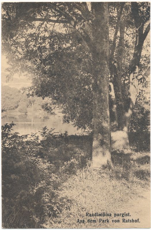 Postkaart. Tartu, Raadimõisa pargis. Asub albumis HM 7955.