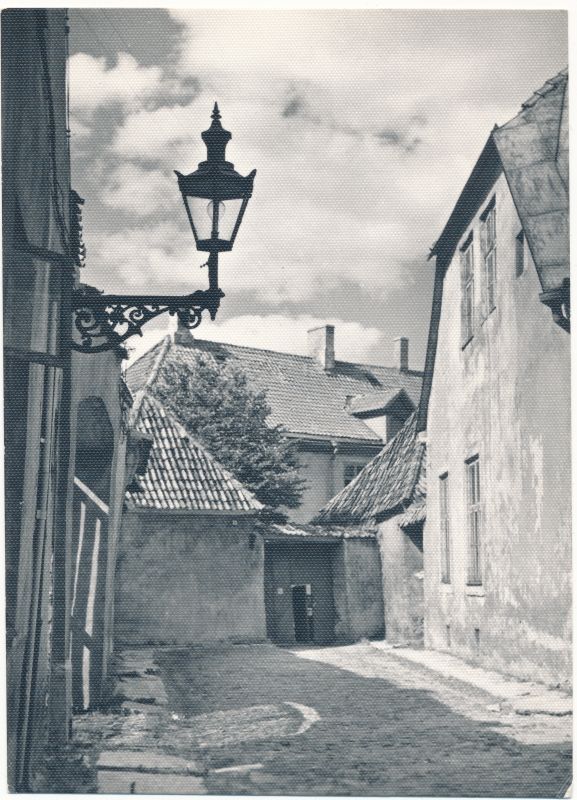 Fotopostkaart. Tallinna vaade. Toomkooli tänav. 1965. Foto: E. Raiküla