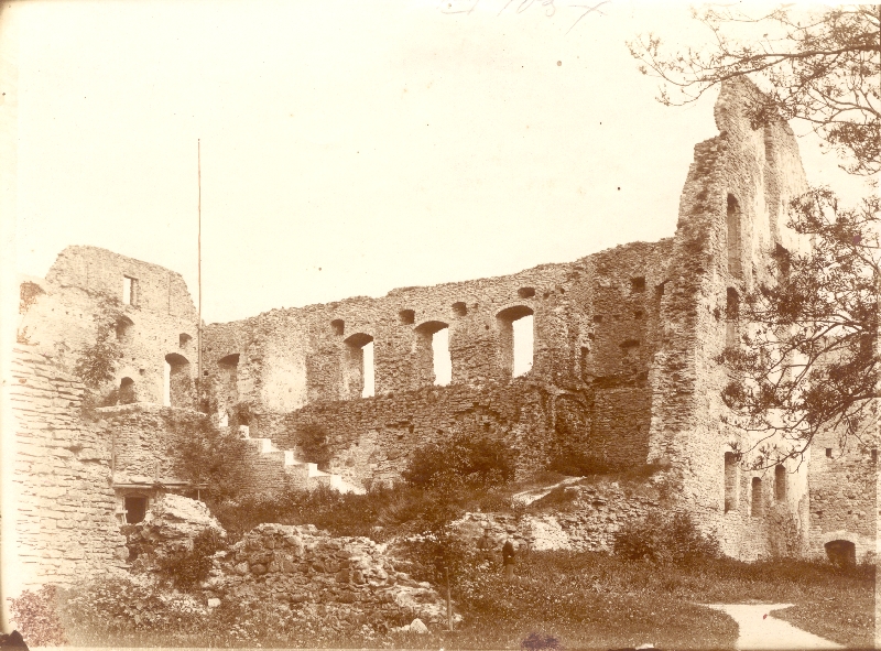 Foto. Vaade Haapsalu kapiitlihoone sisemusele kirdest. u. 1900.