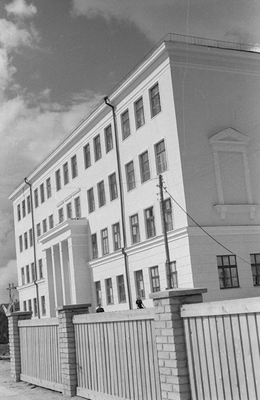 Ehitusjärgus koolihoone Tartus Puiestee tänaval