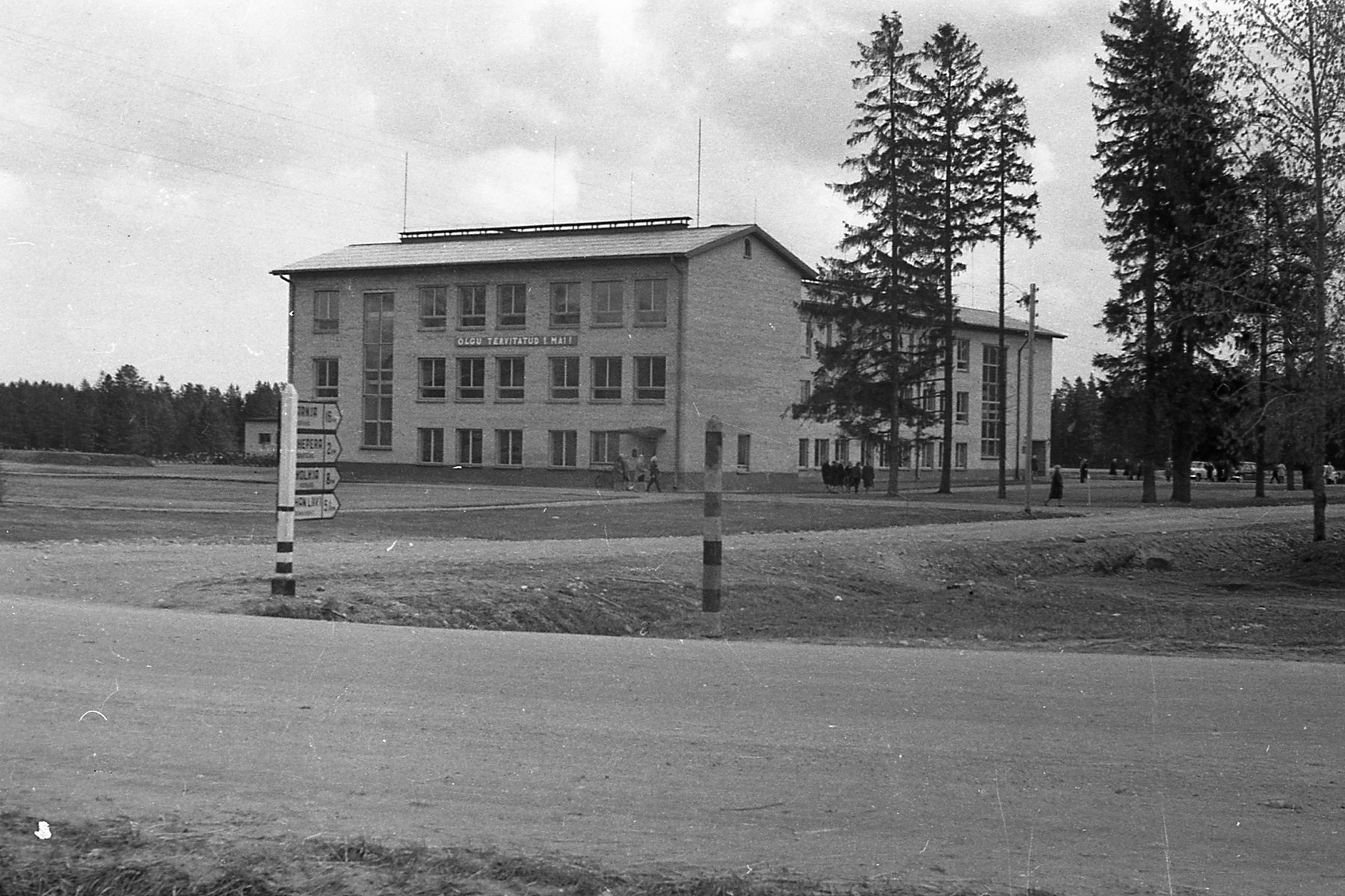 Alatskivi High School Building