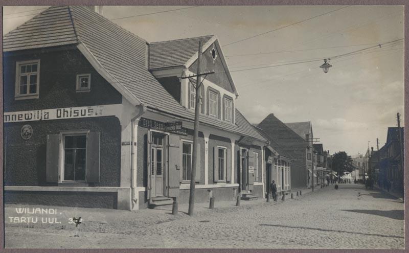 foto albumis, Viljandi, Tartu tn algusosa, u 1930, foto J. Riet