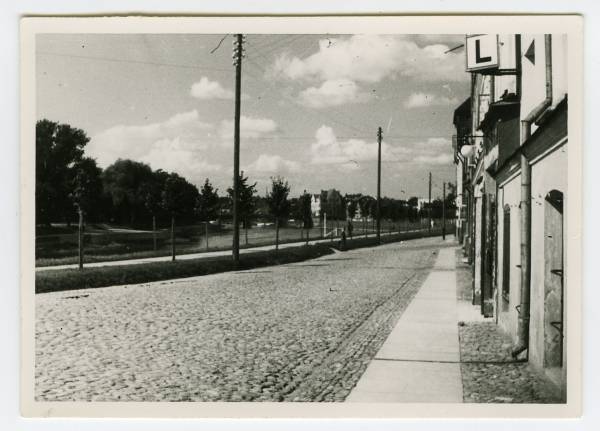 Kalda t: vaade hotelli Bellevue juurest Vene t suunas. Tartu, 1930-1940.