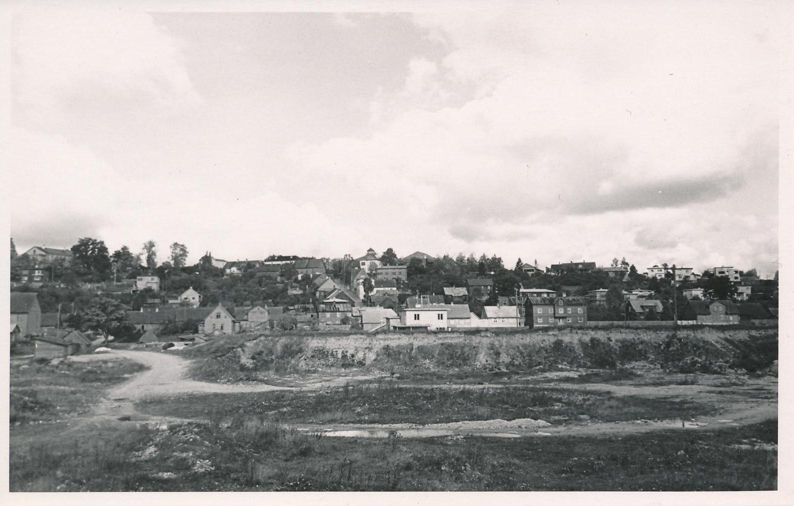 foto, Viljandi Tartu ja Kõrgemäe tn lähiümbrus, järveäärne kruusakarjäär, u 1960