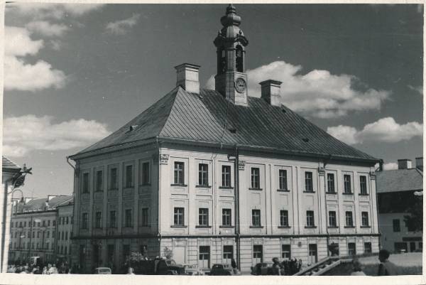 Raekoda, tagakülg. Tartu, 1957.