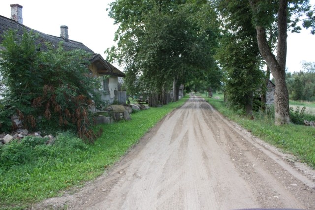 Väike-maarja rural municipality at the Ebavere road
