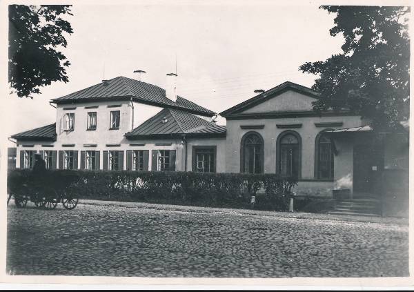 Tartu linnavaade. Vene teatri- ja seltsimaja Riia ja Pepleri tn nurgal (hiljem Kuusiku villavabrik). 20. sajandi algus.