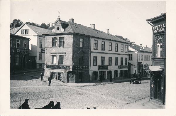 Tartu linnavaade. Promenaadi tn ja Vene tn nurgal. 20. sajandi algus.