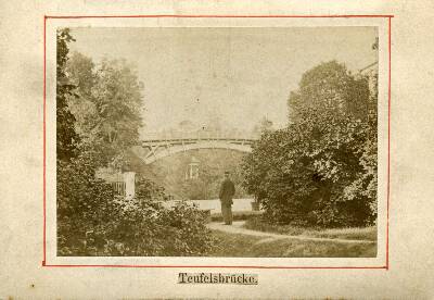 Kuradisild, taga kauguses paistab lehtla. Tartu, 1890-1900.