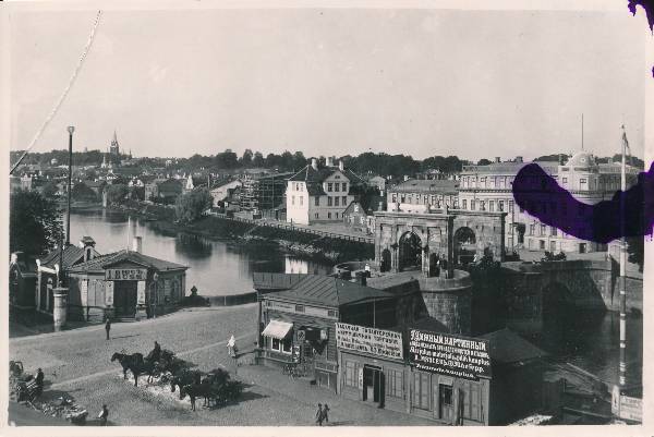 Tartu linnavaade. Emajõe äärne südalinn. 20. sajandi algus.