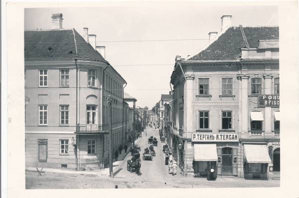 Tartu linnavaade. Suurturg (Raekoja plats), vaade Rüütli tänavale. 20. sajandi algus.