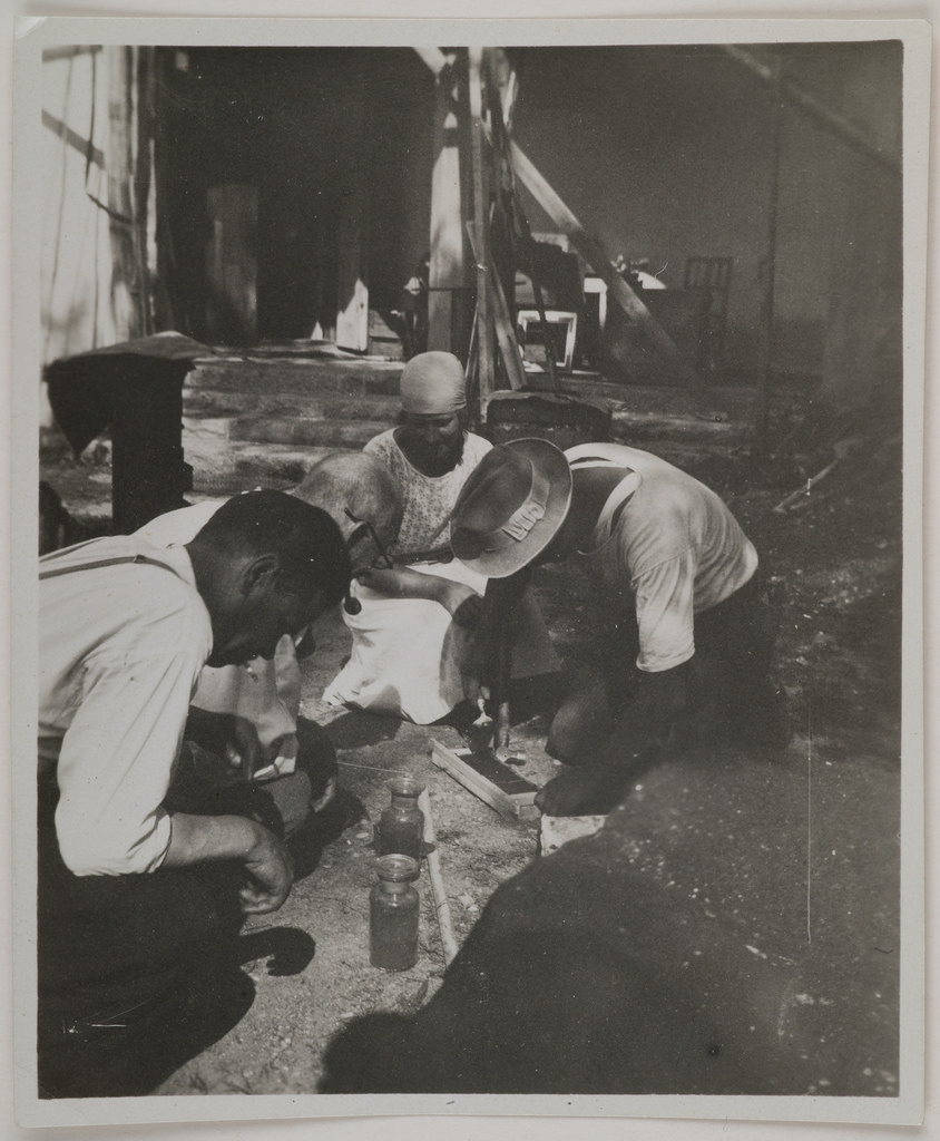 Akseli Gallen-Kallela with employees at Tarvaspää repairing the building, approx.1927; photograph 2.