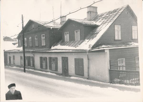 Tähtvere 5, kus elas kirjanik K. E. Sööt. Tartu, 1965.