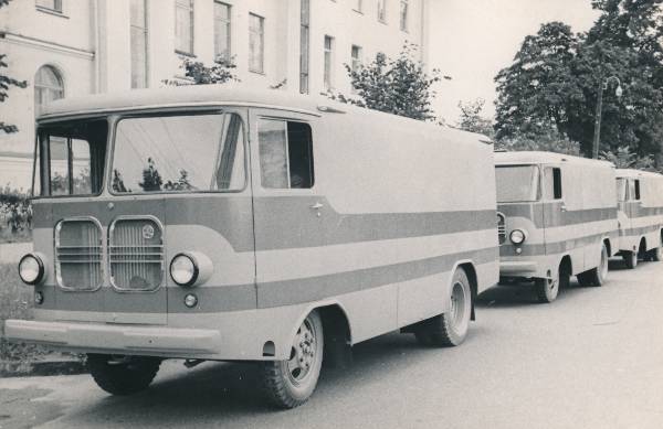 Tartu Autoremonditehas nr 3. Eksporditavad autobussid. 1960ndatel.