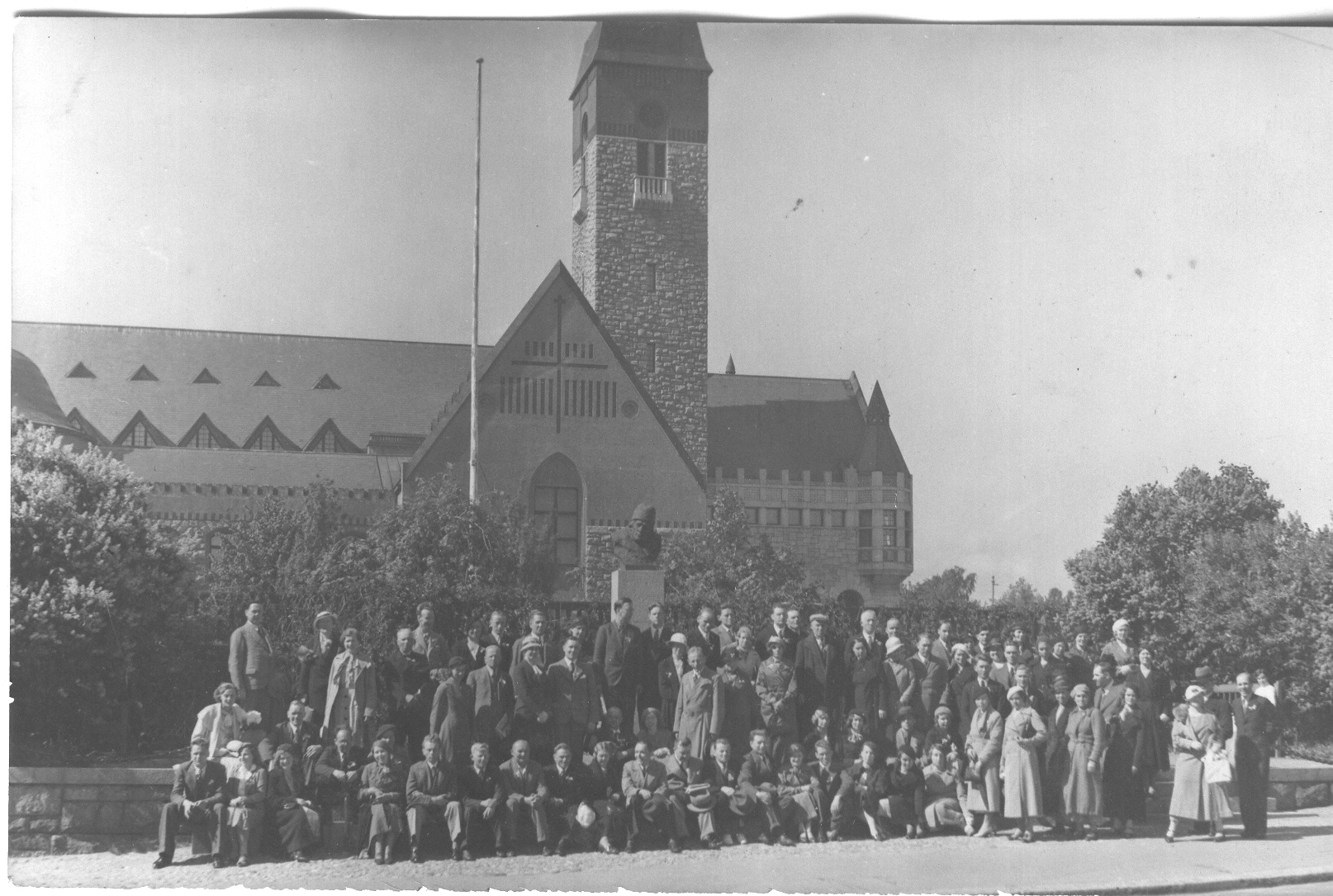 Fotoalbum.Foto I Soome-Eesti õpetajate õppepäeval Helsingis Ekskursioon  Kansallimuseosse 1935.a.