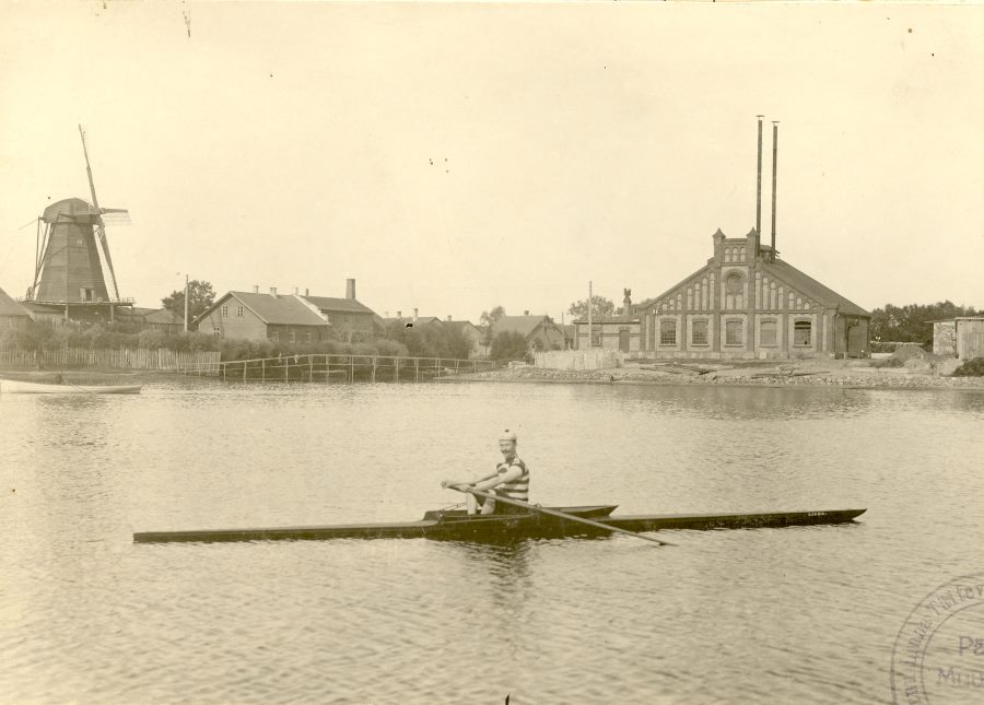 Foto, vaade Pärnu jõele ja Ülejõe Rääma linnaosale Rääma oja suudme ümbruses. 1908.a.