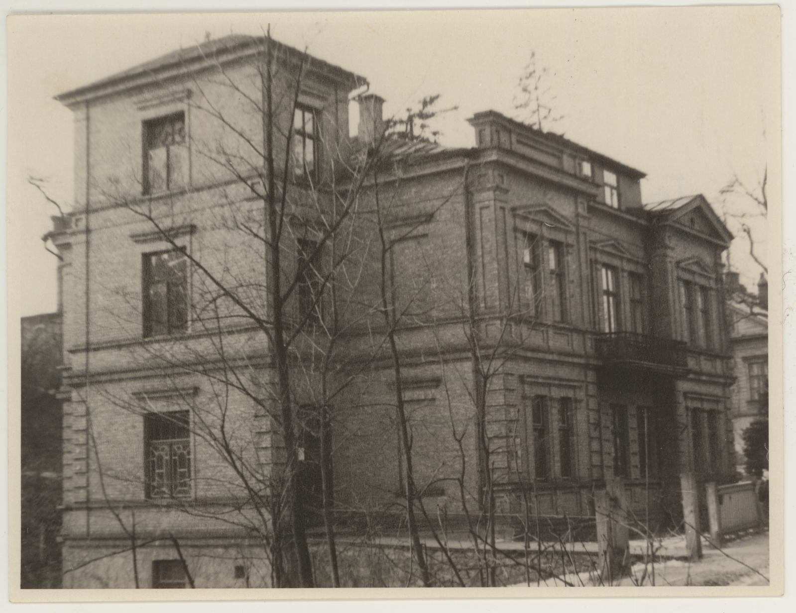 Tartu Riikliku Kunstimuuseumi hoone Tartus, Vallikraavi 14. 1949. a.