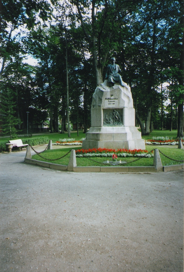 Foto. Fr. R. Kreutzwaldi mälestussammas Võru pargis (80. a. avamisest). Võru, 29.08.2006.