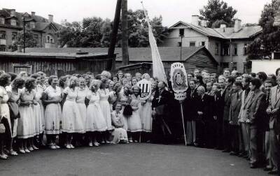 Laulupidu: Tartu Riikliku Ülikooli Akadeemiline Naiskoor. Tartu, 1955.