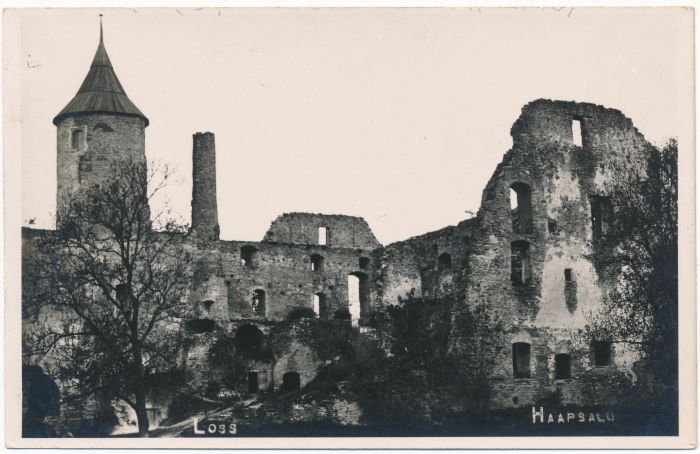 Foto. Haapsalu lossi varemed ca 1920-1930. Fotogr. J. Grünthal.