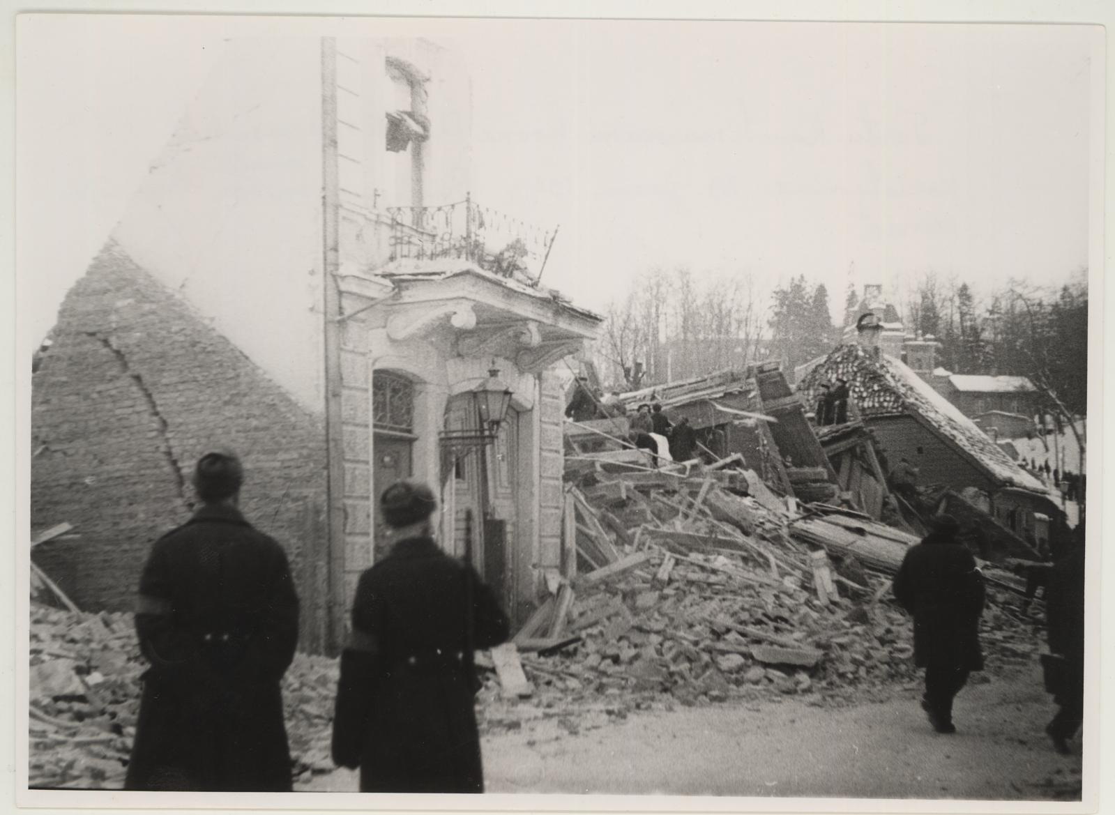 Tartu Kunstimuuseumi hoone (Lai t. 17) rusude koristamine 29. jaan. 1943