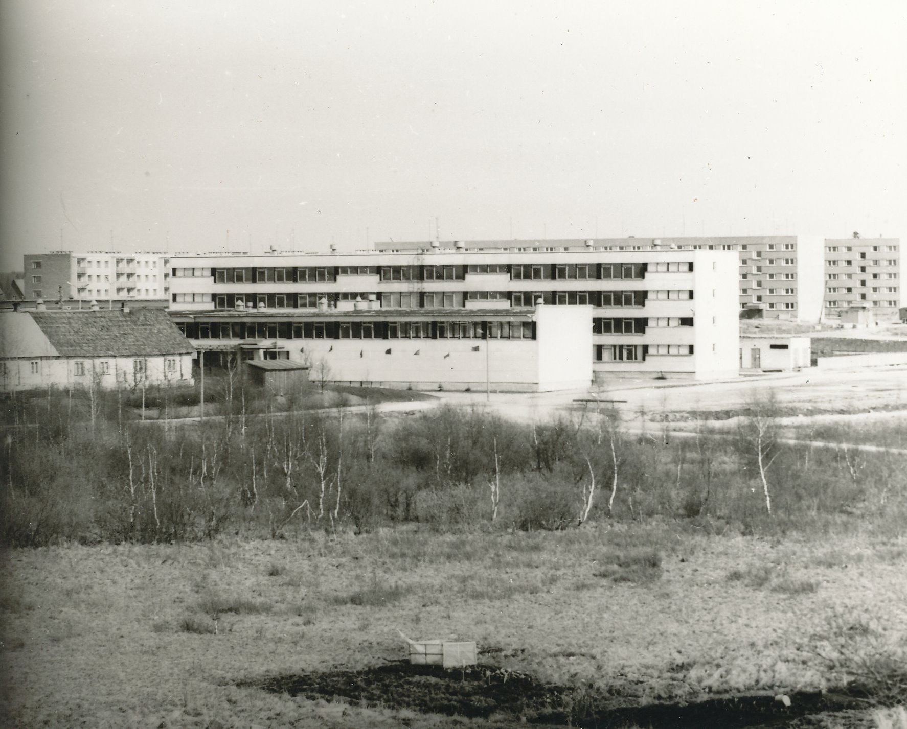 Foto. Võru I Keskkooli hoone eesvaates 1977.a.