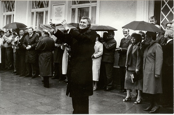 foto, Paide linna omavalitsusstaatuse kinnitamise tseremoonia 1991.a.