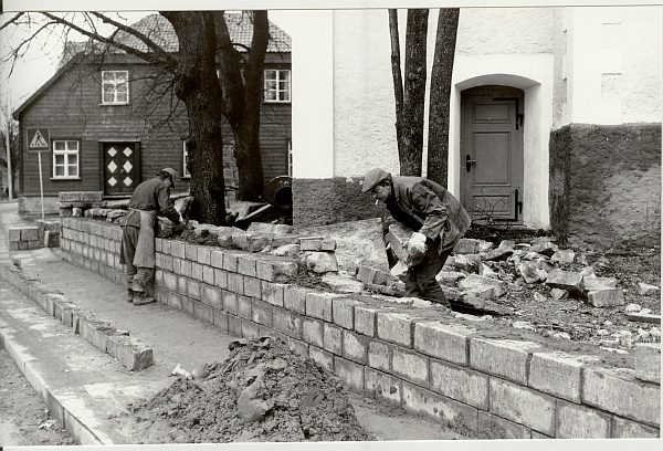 foto, Paide kiriku aia restaureerimine 1991.a.