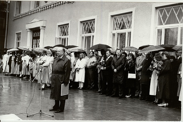 grupifoto, Paide linna omavalitsusstaatuse kinnitamine 1991.a.