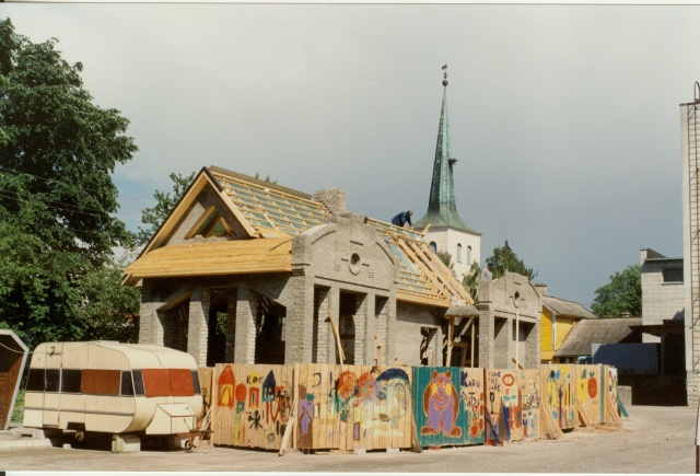 värvifoto hoone ehitus Väike-Aia 2 Paide 1996